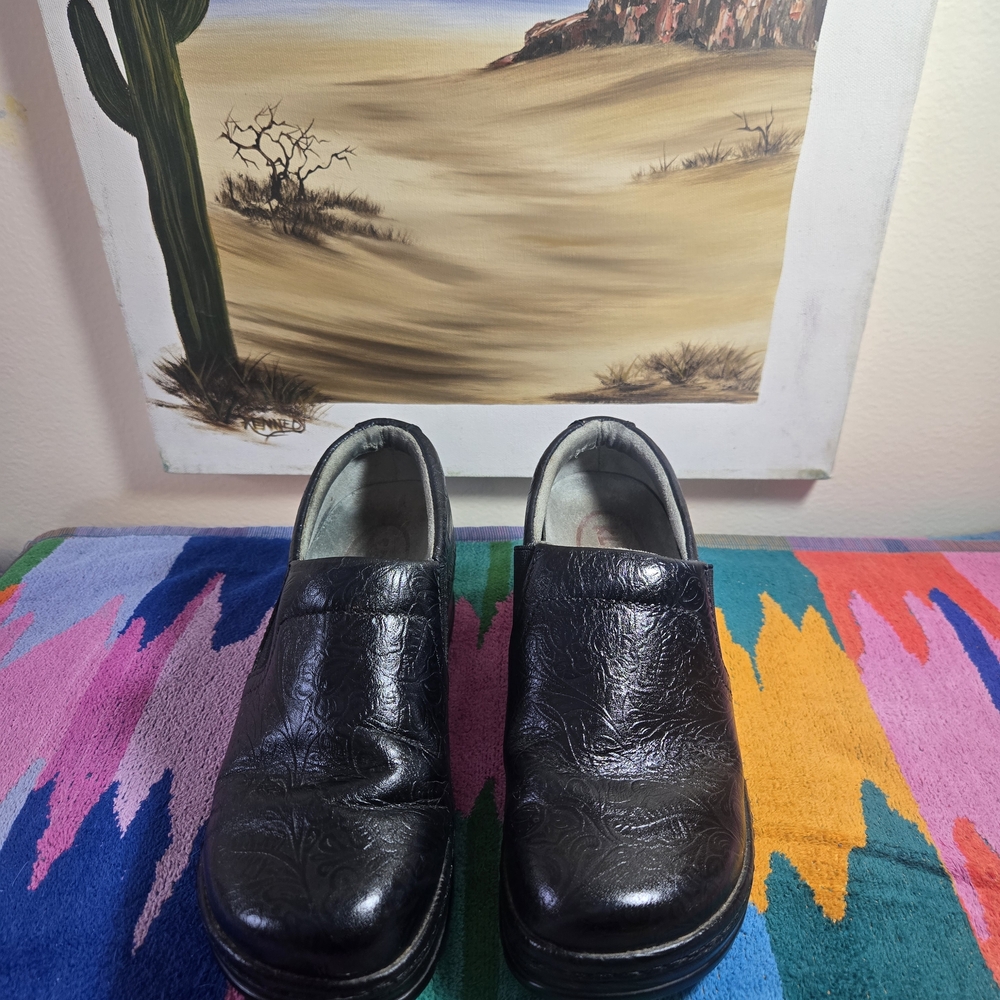Klogs Embossed Black Leather Mules